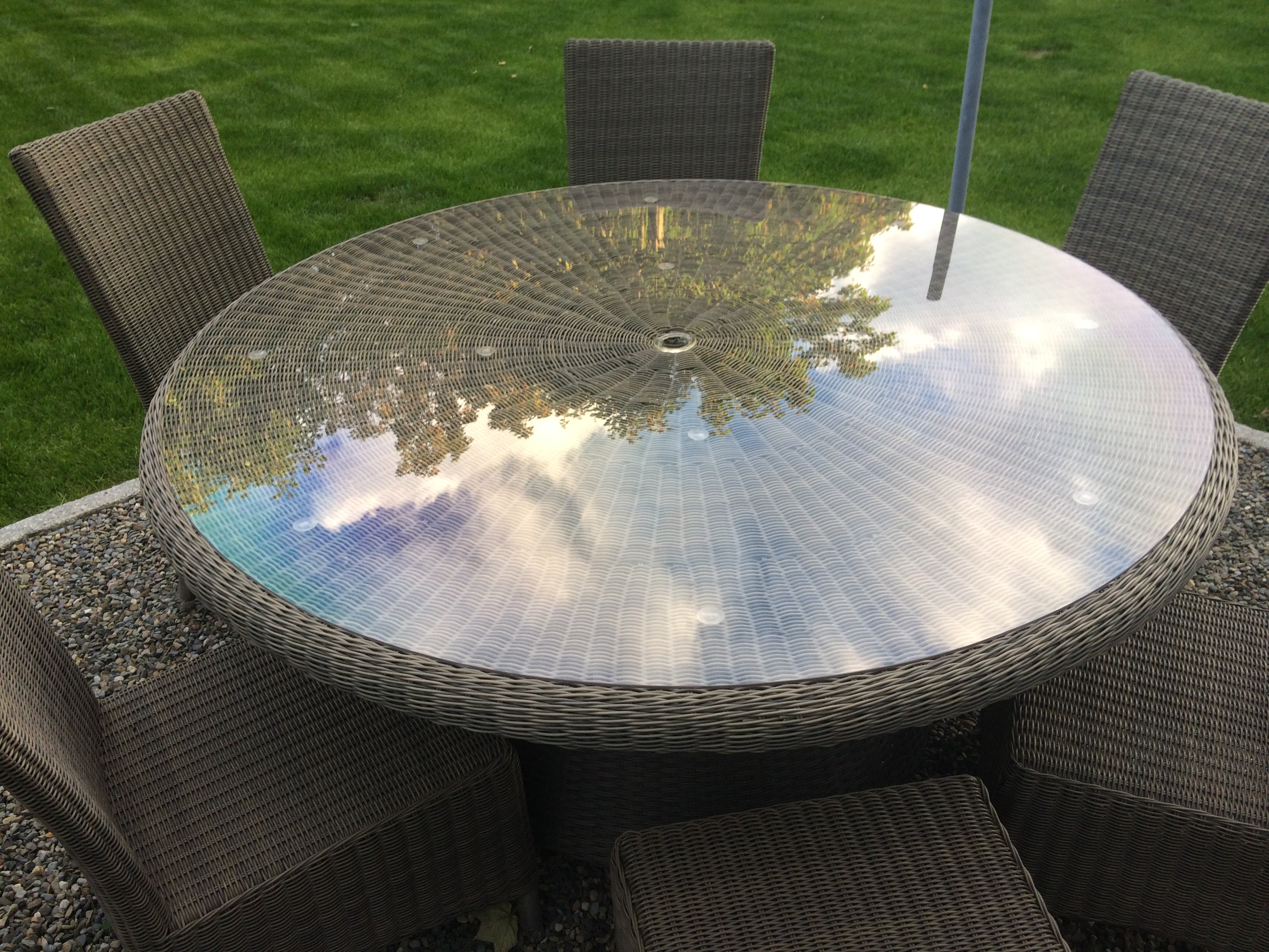 round solid clear polycarbonate table top